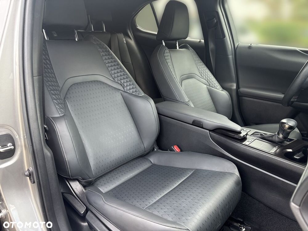 Lexus UX - 20
