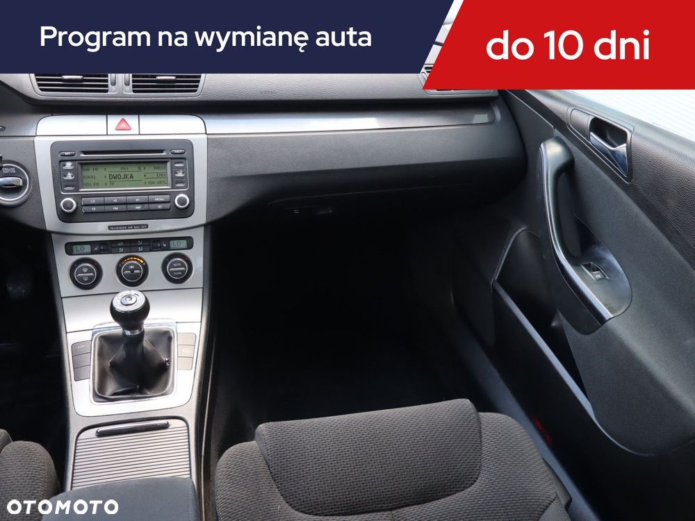 Volkswagen Passat - 10