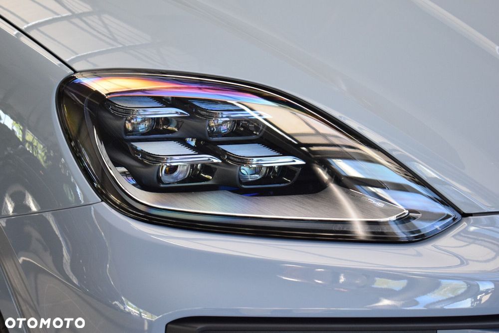 Porsche Cayenne - 22