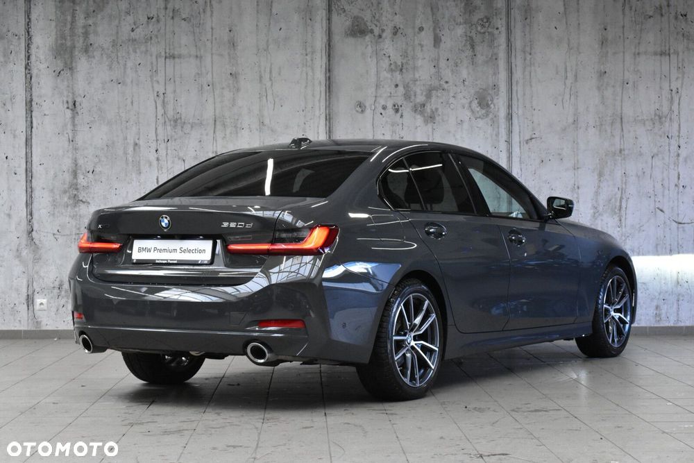 BMW Seria 3 320d xDrive mHEV - 4