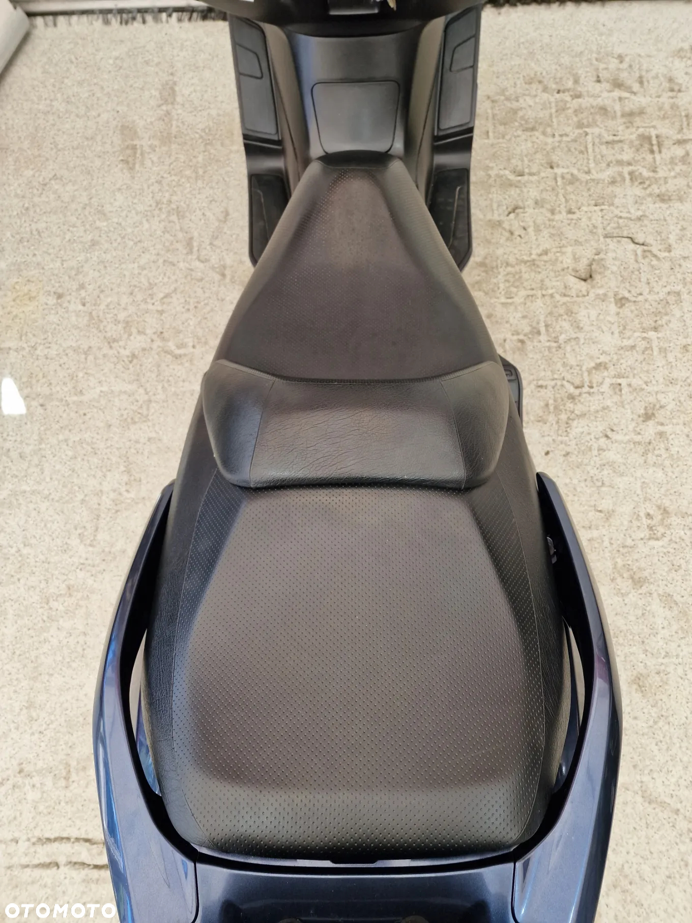 Suzuki Burgman - 27