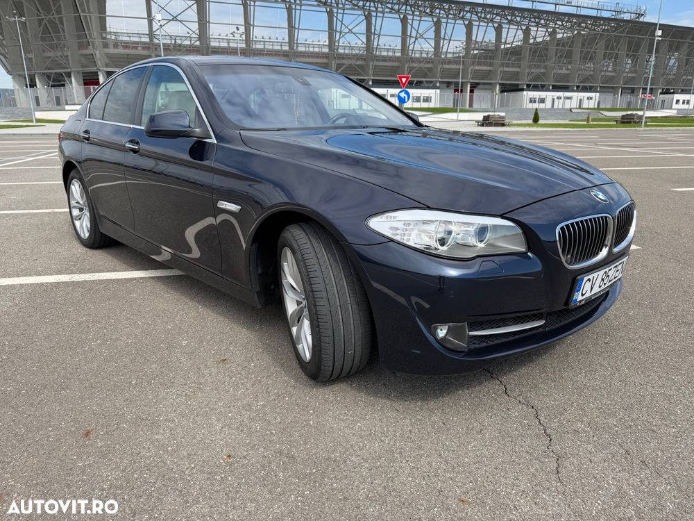 BMW Seria 5 525d xDrive AT - 2