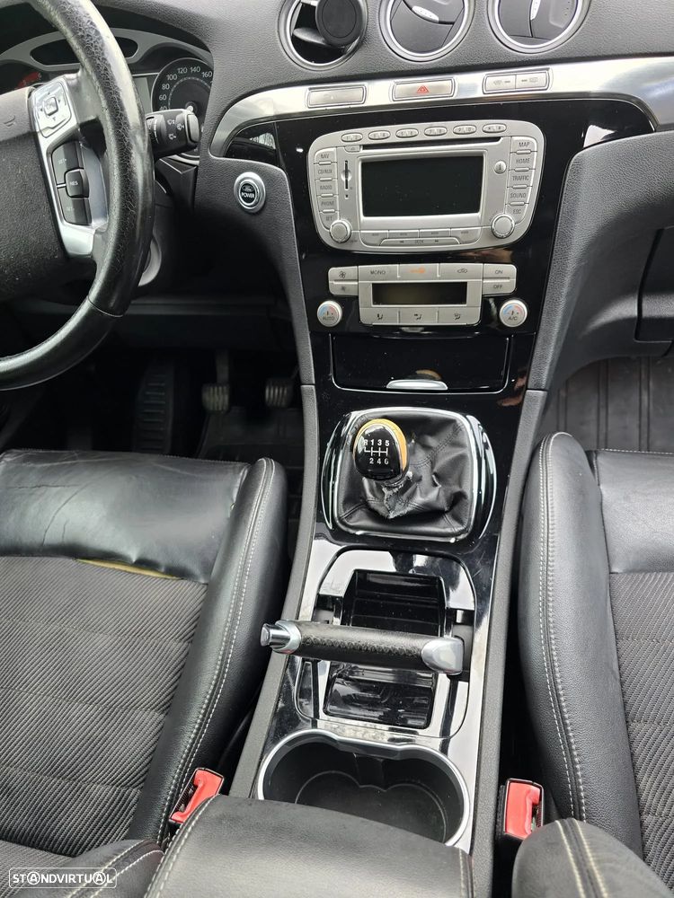 Ford S-Max 2.0 TDCi Titanium 7L - 26