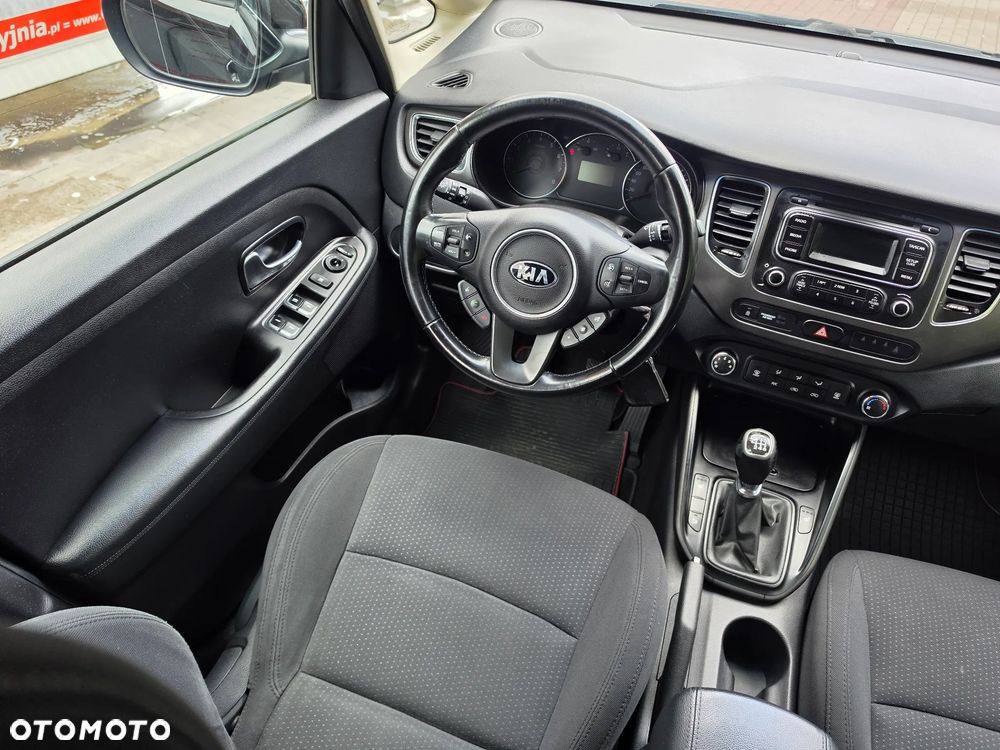 Kia Carens 1.6 GDI Attract - 18