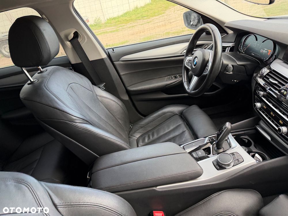 BMW Seria 5 520d Sport Line - 10