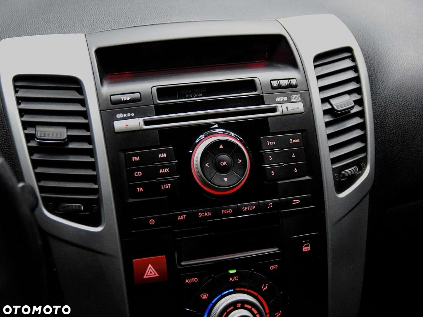 Kia Venga - 18