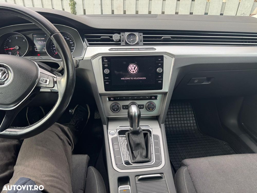 Volkswagen Passat 2.0 TDI SCR DSG Highline - 9