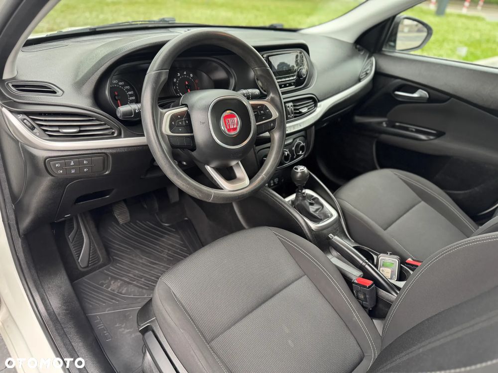Fiat Tipo 1.4 16v Lounge EU6d - 15