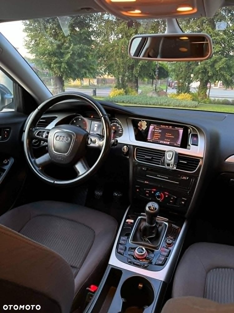 Audi A4 Avant 2.0 TDI - 10