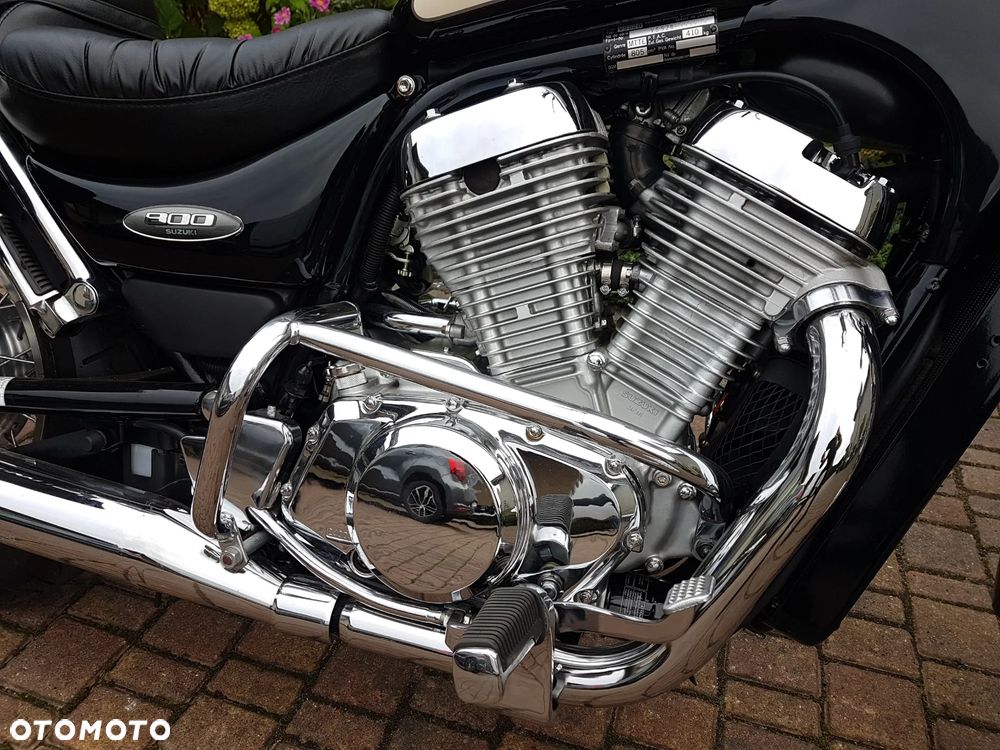 Suzuki Intruder - 13