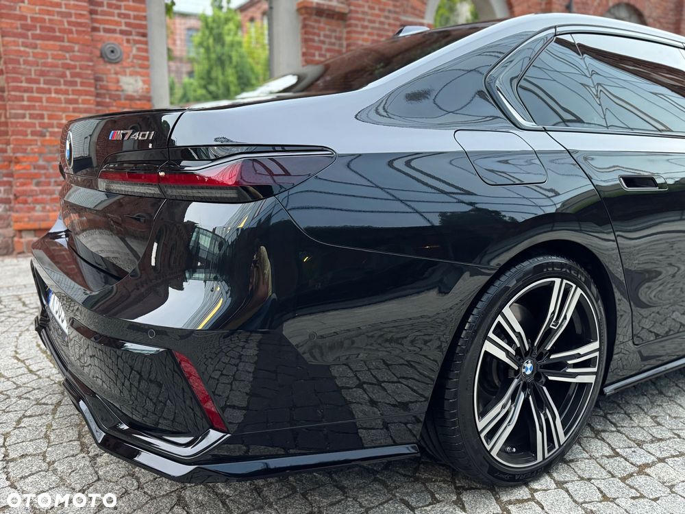 BMW Seria 7 740i - 35