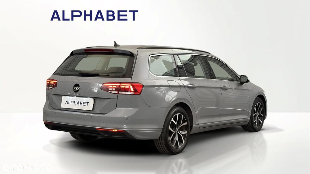 Volkswagen Passat - 5