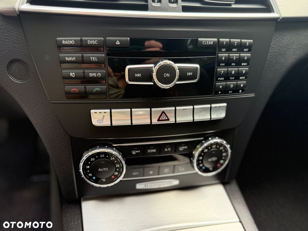 Mercedes-Benz Klasa C 200 CGI BlueEFFICIENCY Avantgarde - 15