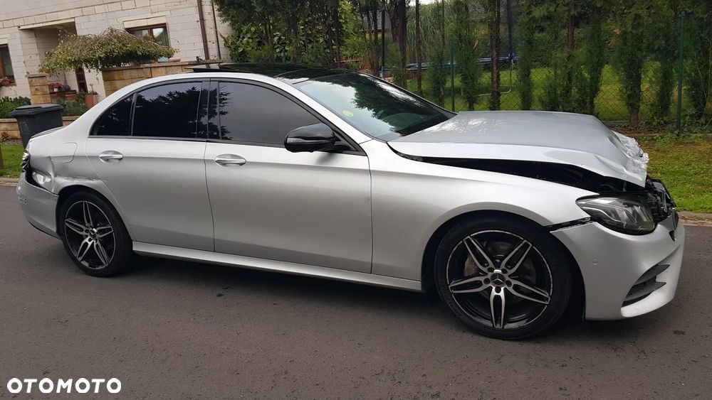 Mercedes-Benz Klasa E 220 d AMG - 4