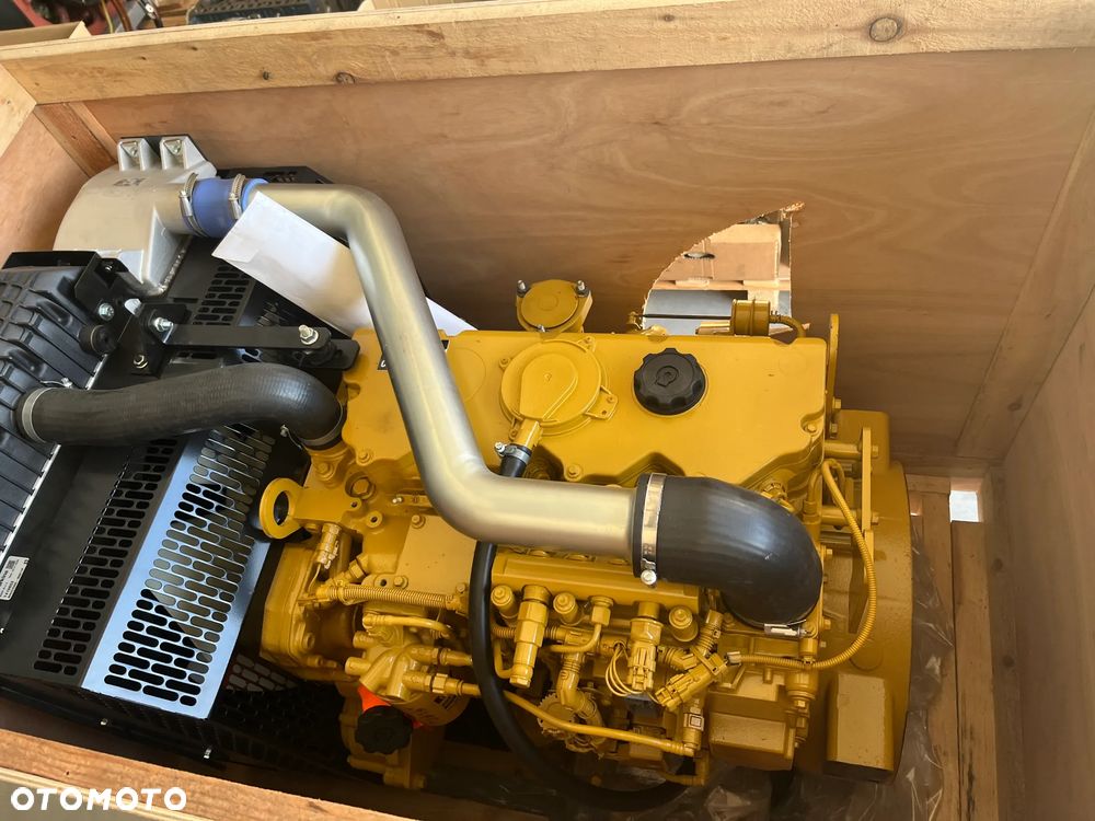 SILNIK CATERPILLAR CAT C4.4 ACERT perkins 96,5kW  44000netto - 14