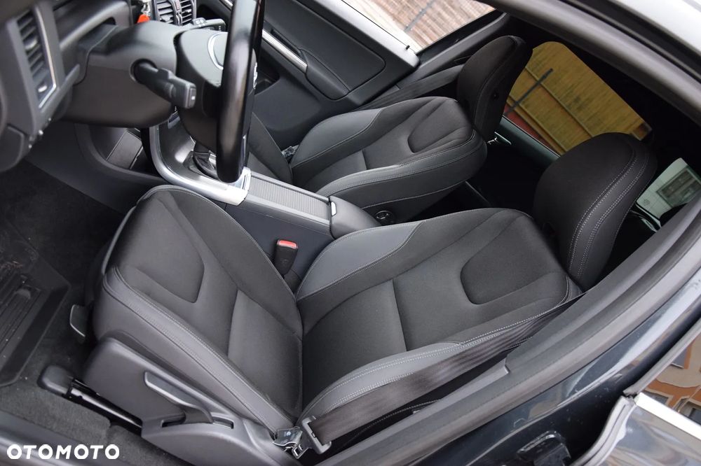 Volvo XC 60 D4 AWD Geartronic Momentum - 13