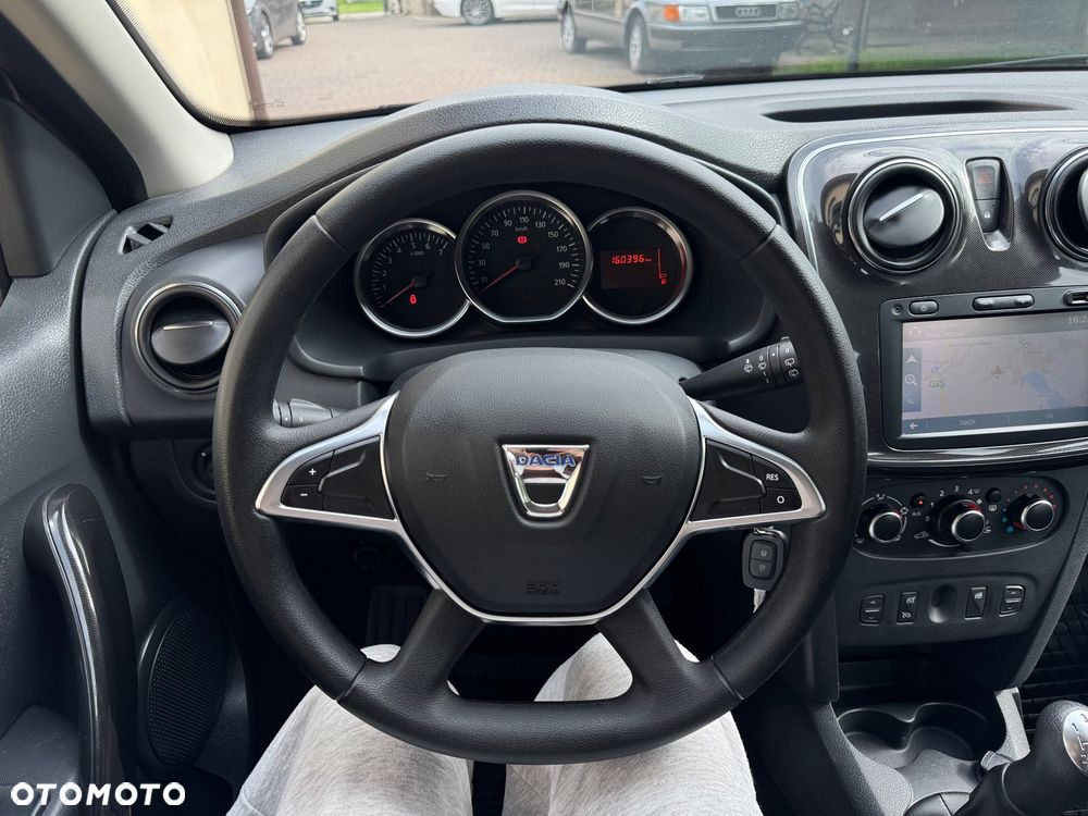 Dacia Logan TCe 90 Celebration - 22