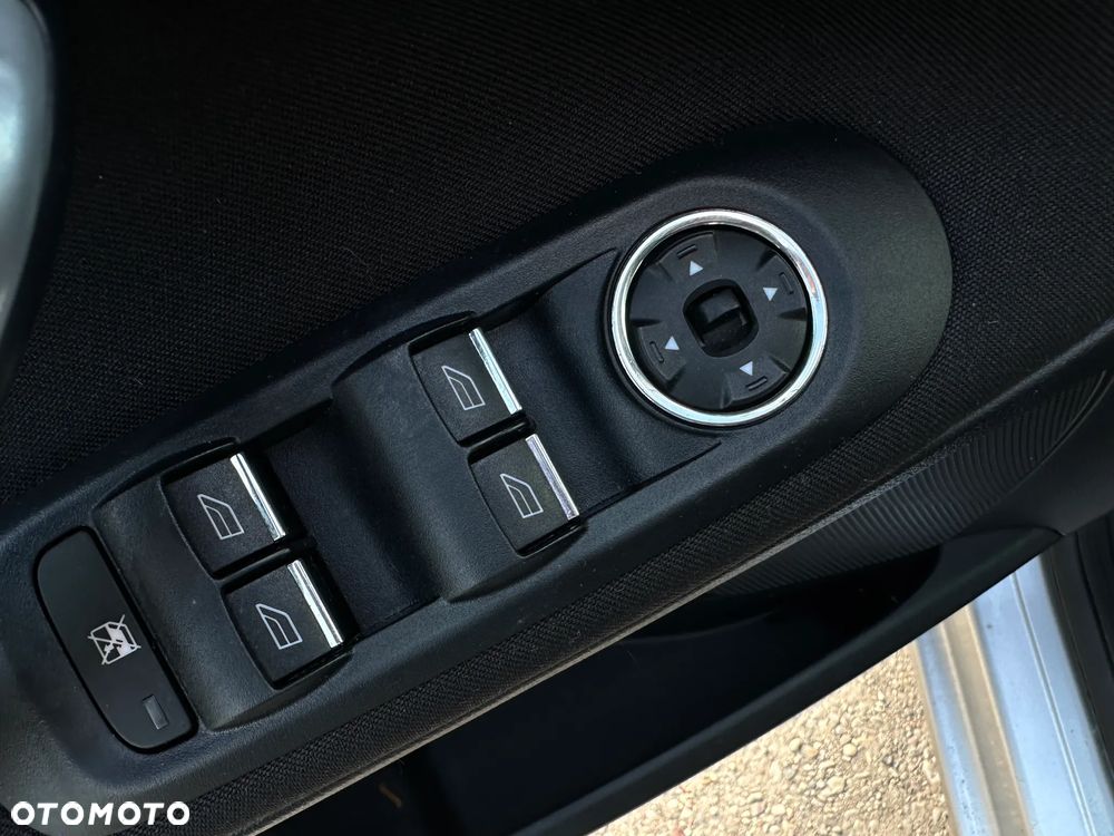 Ford S-Max - 11