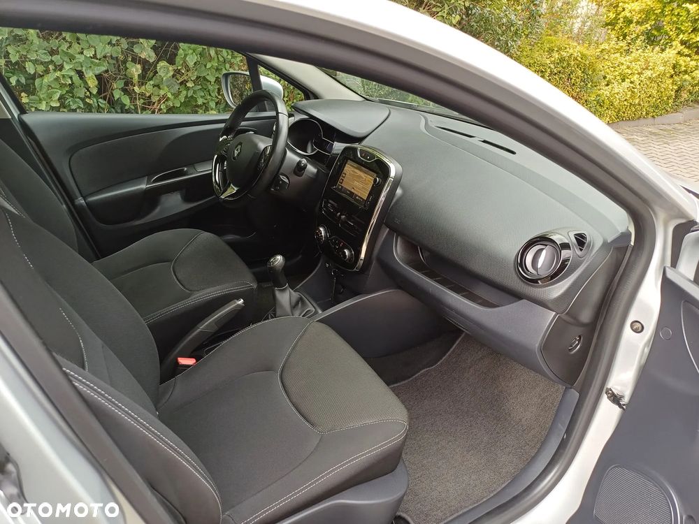 Renault Clio 1.2 16V 75 TomTom Edition - 32