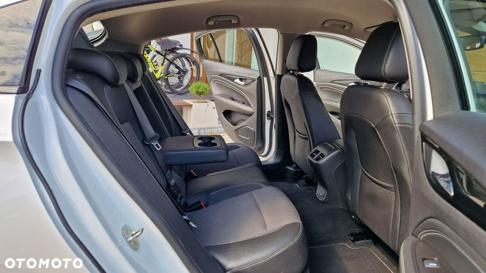 Opel Insignia - 15