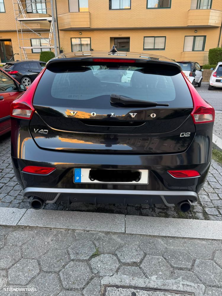 Volvo V40 D2 R Design - 4