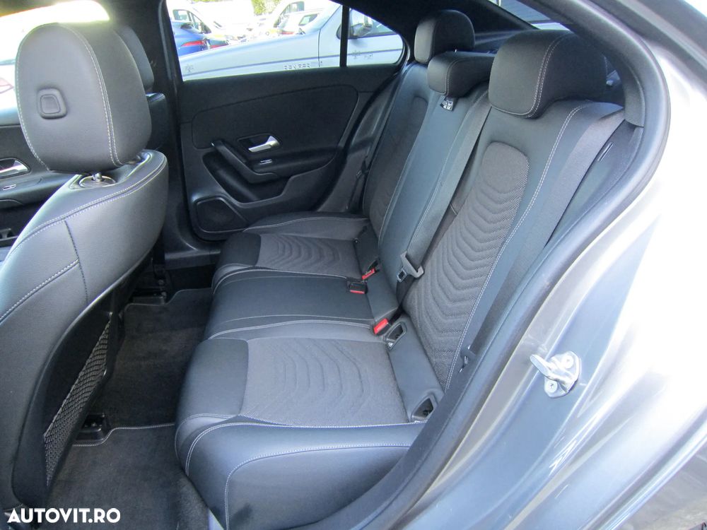 Mercedes-Benz A 180 d 8G-DCT - 9