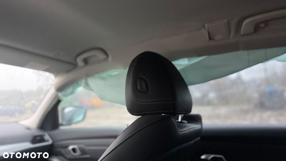 BMW Seria 3 320e PHEV sport - 24