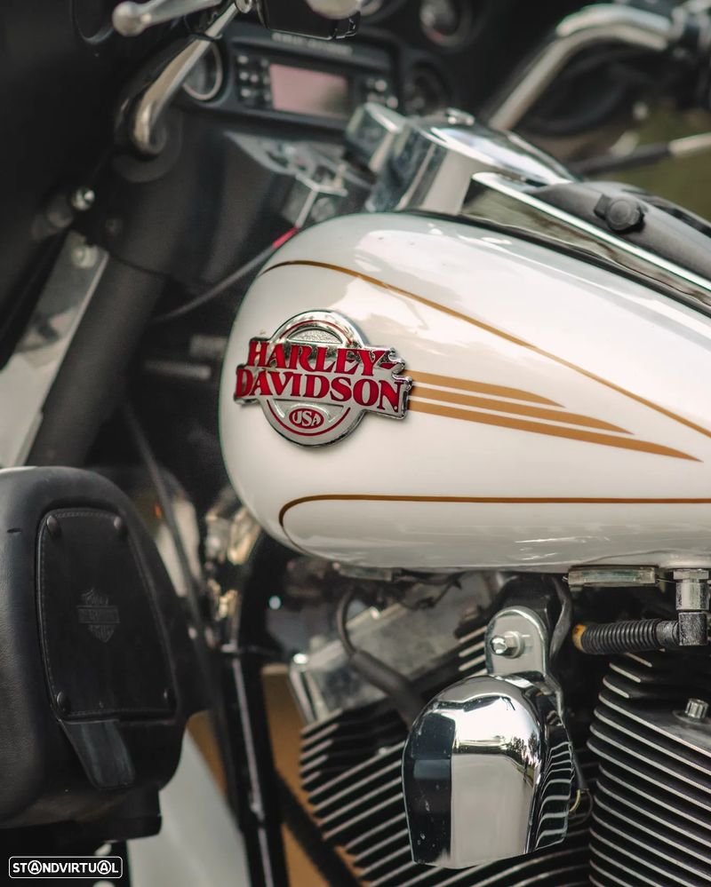 Harley-Davidson FLHTCU Ultra Classic Electra Glide - 11