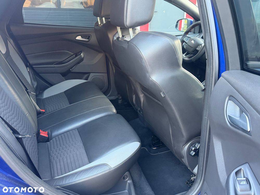 Ford Focus ST - 5