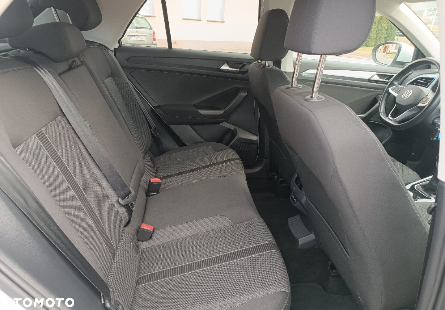 Volkswagen T-Roc - 17