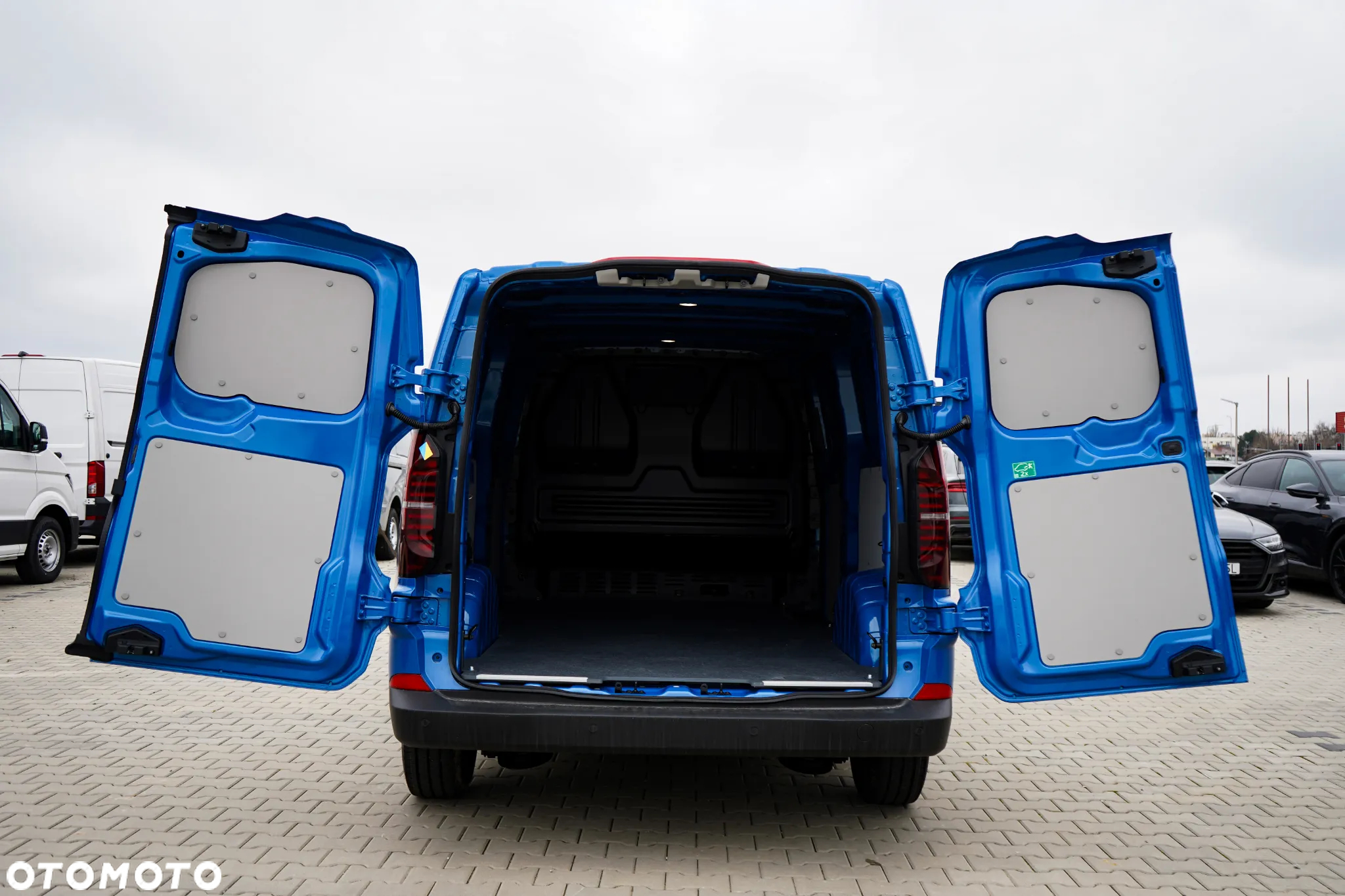 Volkswagen T7 Transporter - 18