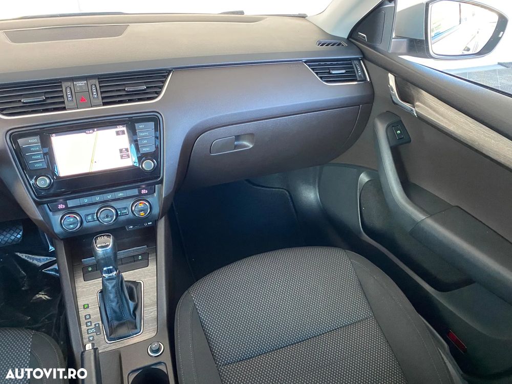 Skoda Octavia 2.0 TDI 4x4 DSG Scout - 16