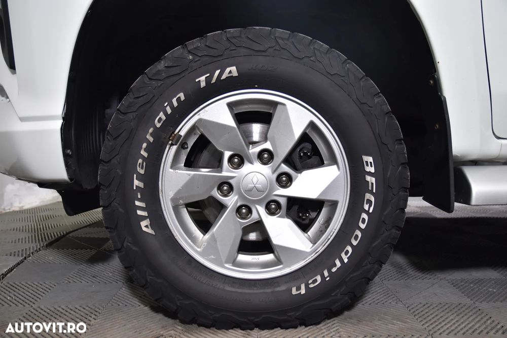 Mitsubishi L200 - 13