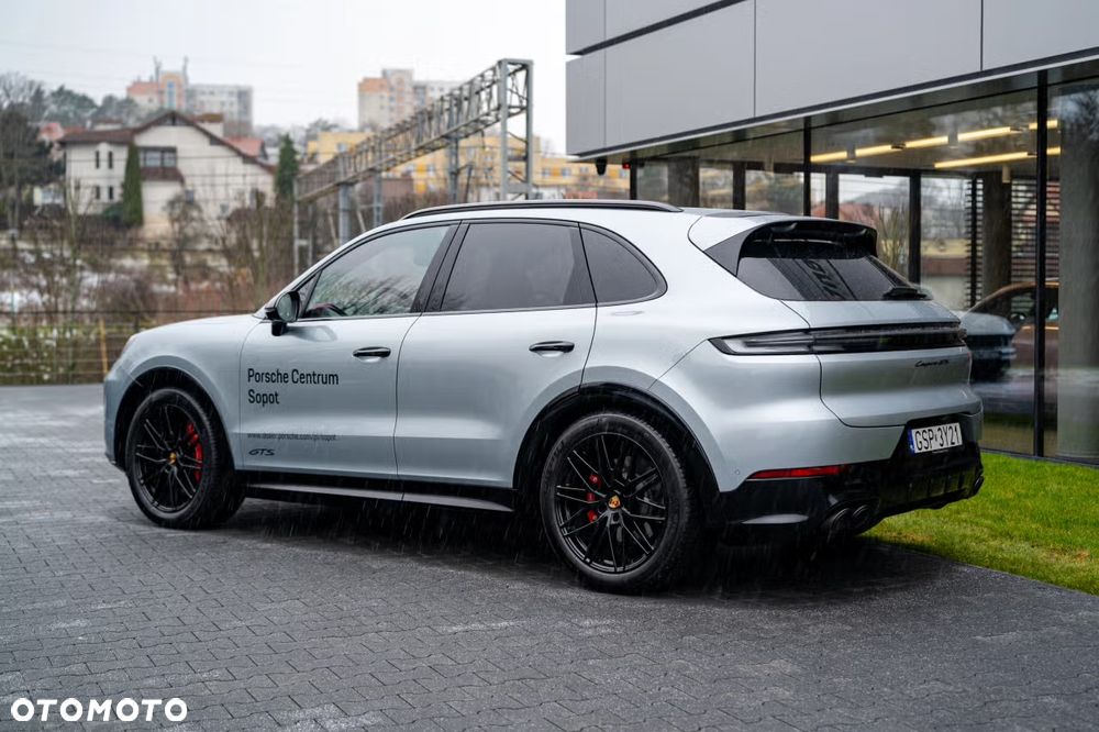 Porsche Cayenne - 4