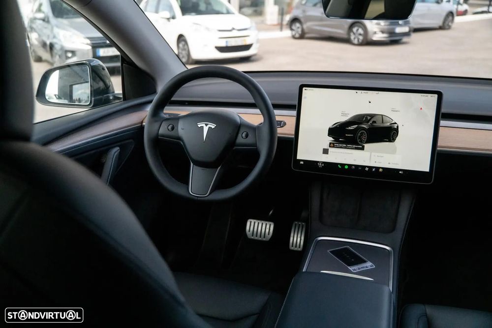 Tesla Model Y Performance Dual Motor AWD - 21