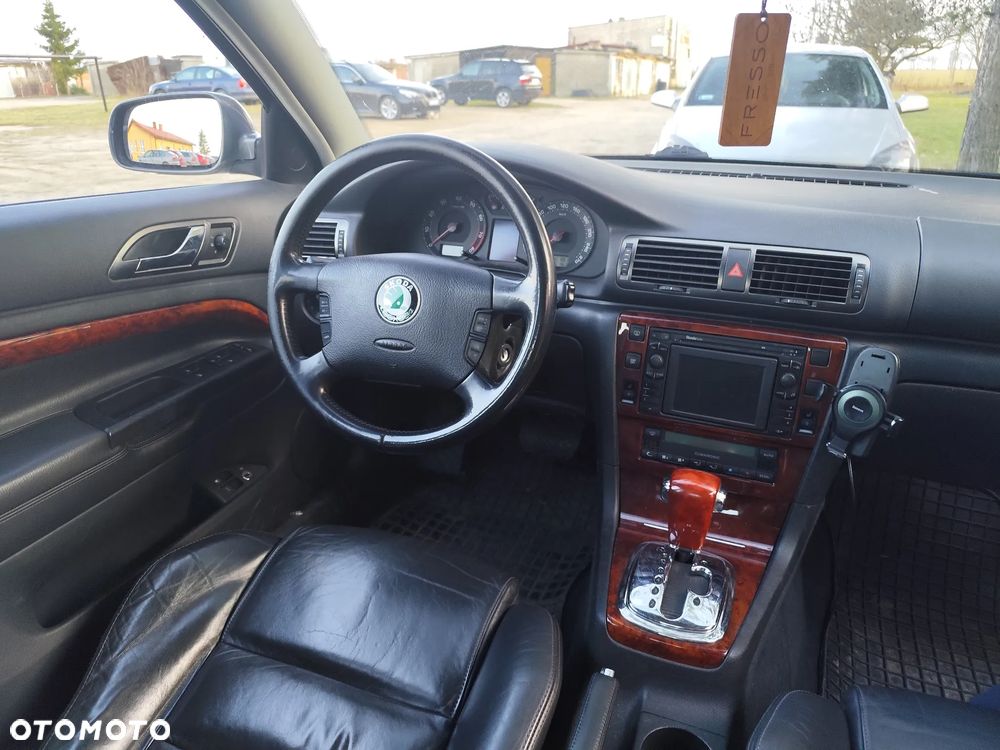 Skoda Superb 2.8 V6 Platinum - 31
