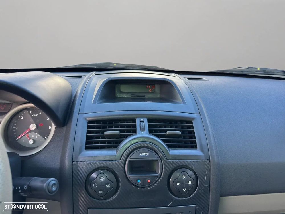 Renault Mégane CC 1.9 dCi Conf. Privilége - 16