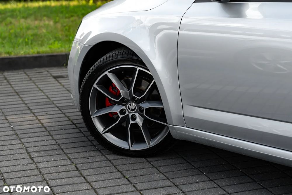 Skoda Octavia 2.0 TDI DSG RS - 15