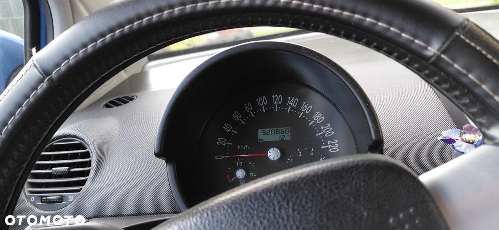 Volkswagen New Beetle - 6