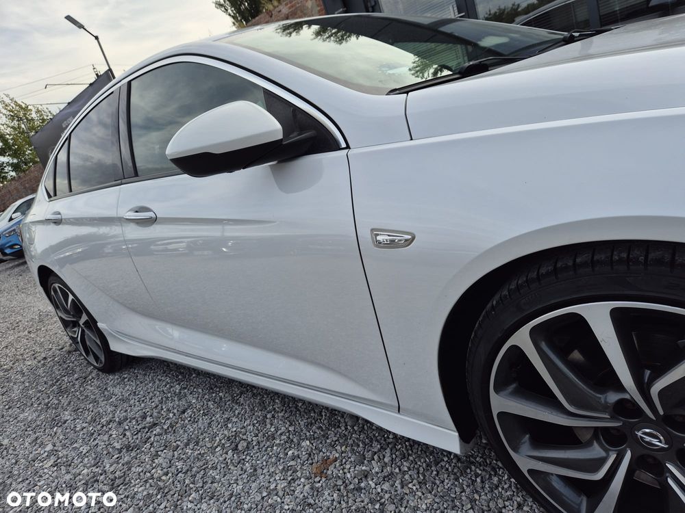 Opel Insignia Sport2.0 Direct InjTurbo 4x4 GSI - 24