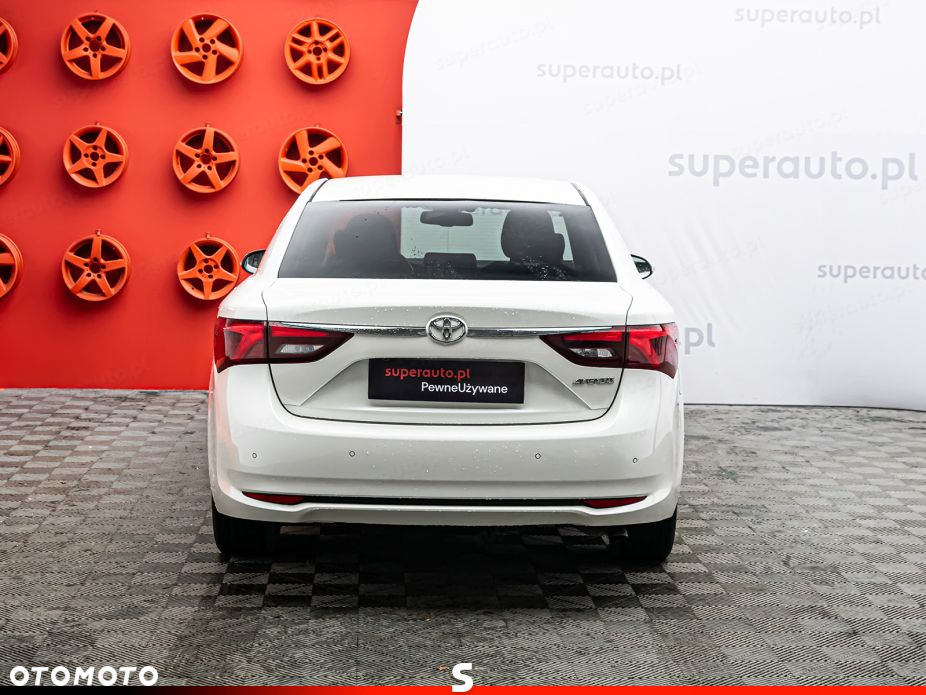 Toyota Avensis - 7