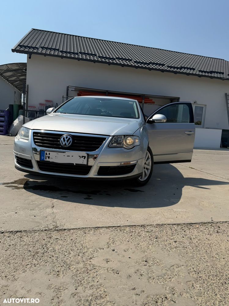 Volkswagen Passat 2.0 FSI Comfortline - 2