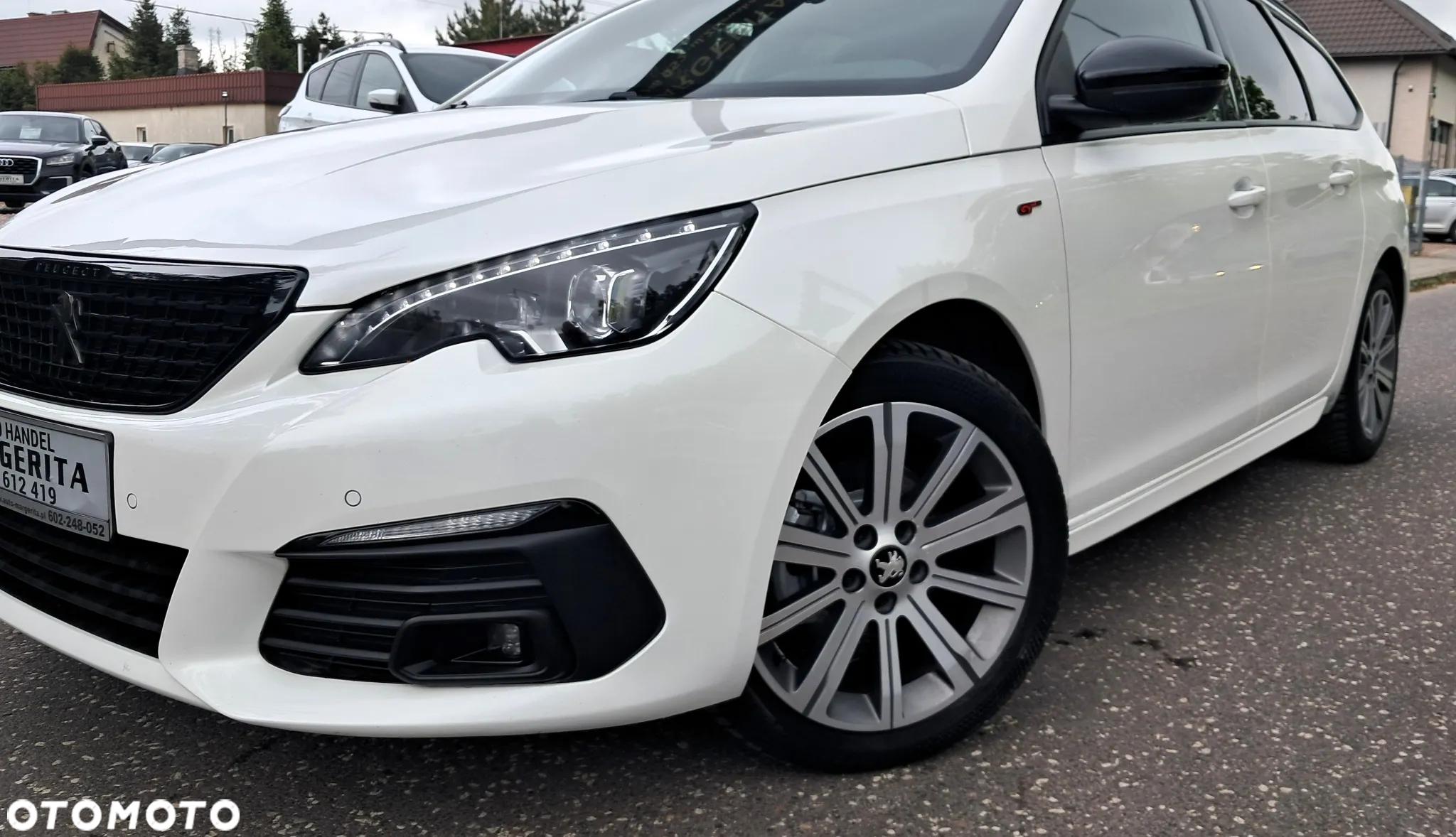 Peugeot 308 SW BlueHDi 130 EAT8 Stop & Start GT - 32