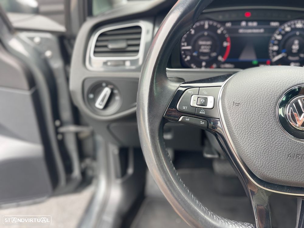 VW Golf Variant 2.0 TDi R-Line DSG - 17