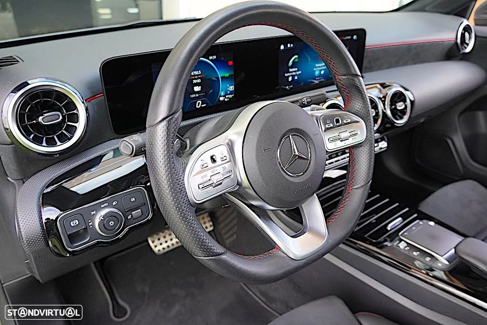 Mercedes-Benz A 250 Limousine e AMG Line - 25