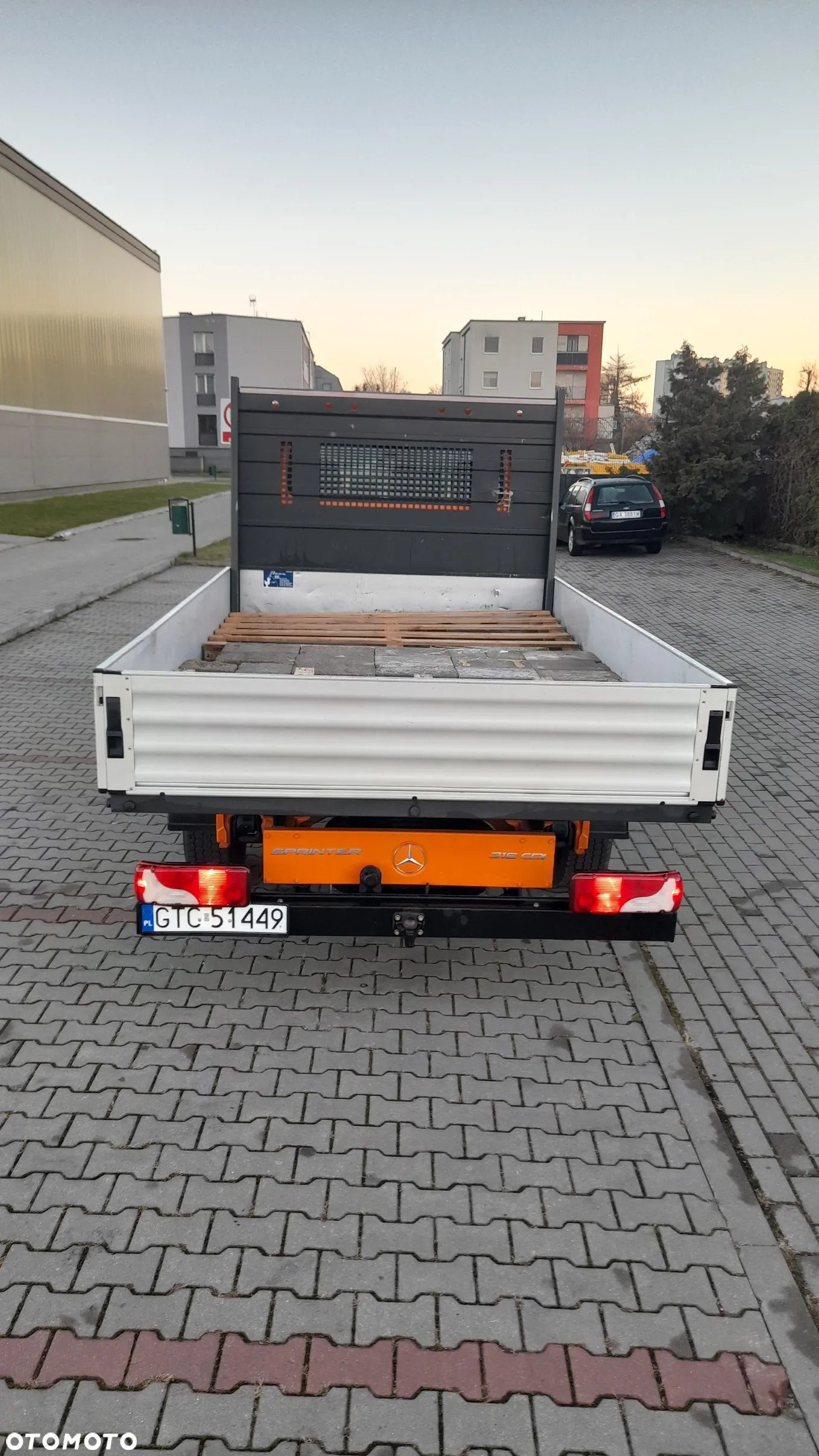 Mercedes-Benz Sprinter - 2