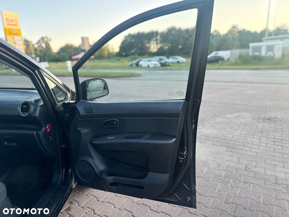 Kia Carens 2.0 CRDi Freedom - 16