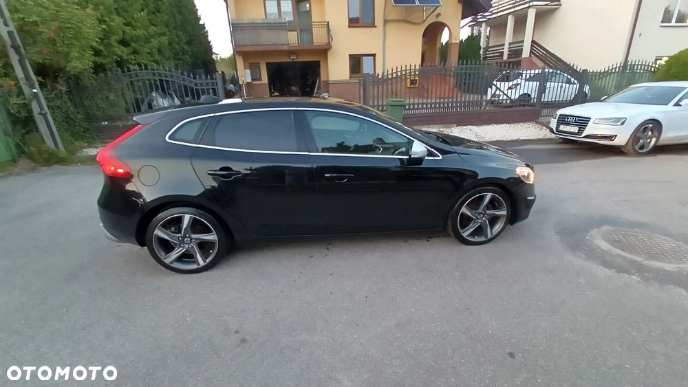Volvo V40 D2 R-Design - 23