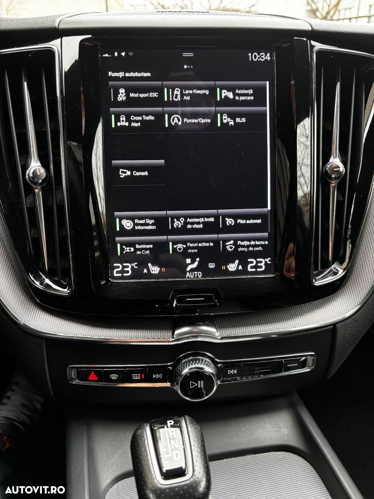 Volvo XC 60 D4 AWD Geartronic RDesign - 12