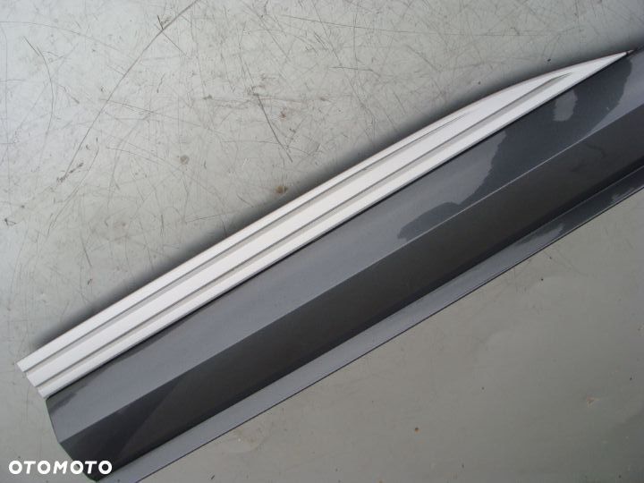AUDI E-TRON listwa drzwi prawy przód 4KE853960C - 3